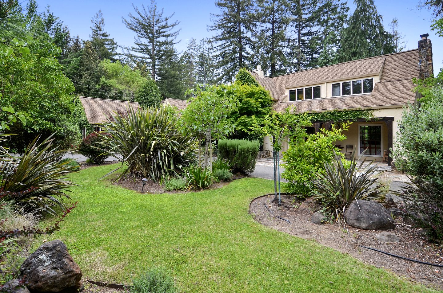 Gorgeous Cottage with Hot-tub in Guerneville, California