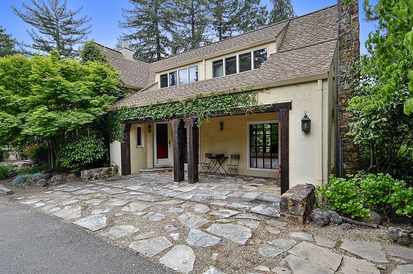Gorgeous Cottage with Hot-tub in Guerneville, California