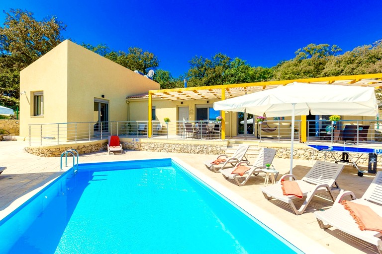 Exquisite Villa Haven near Cretan Sea in Greece
