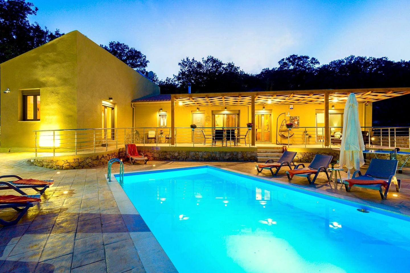Exquisite Villa Haven near Cretan Sea in Greece