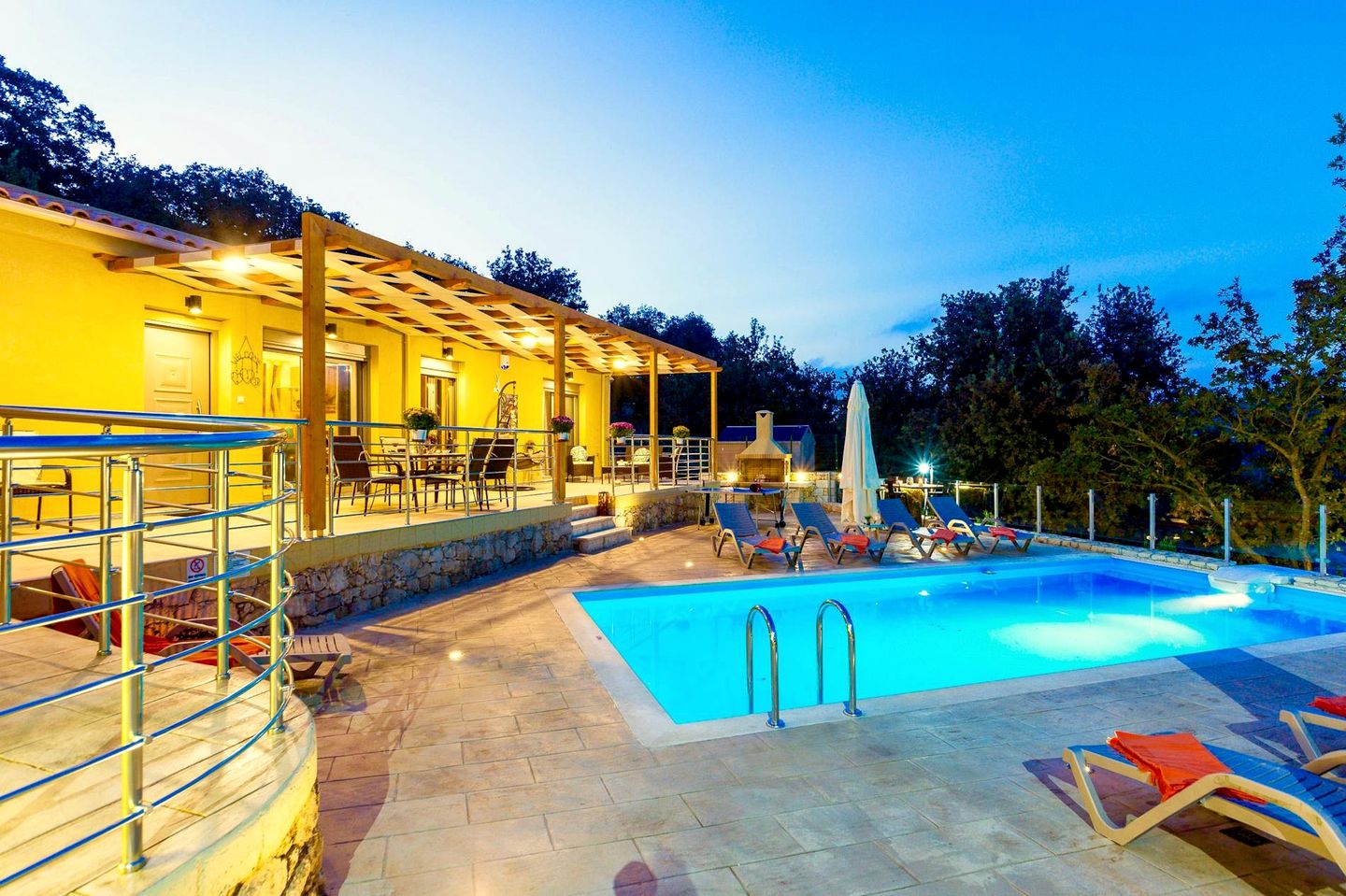 Exquisite Villa Haven near Cretan Sea in Greece