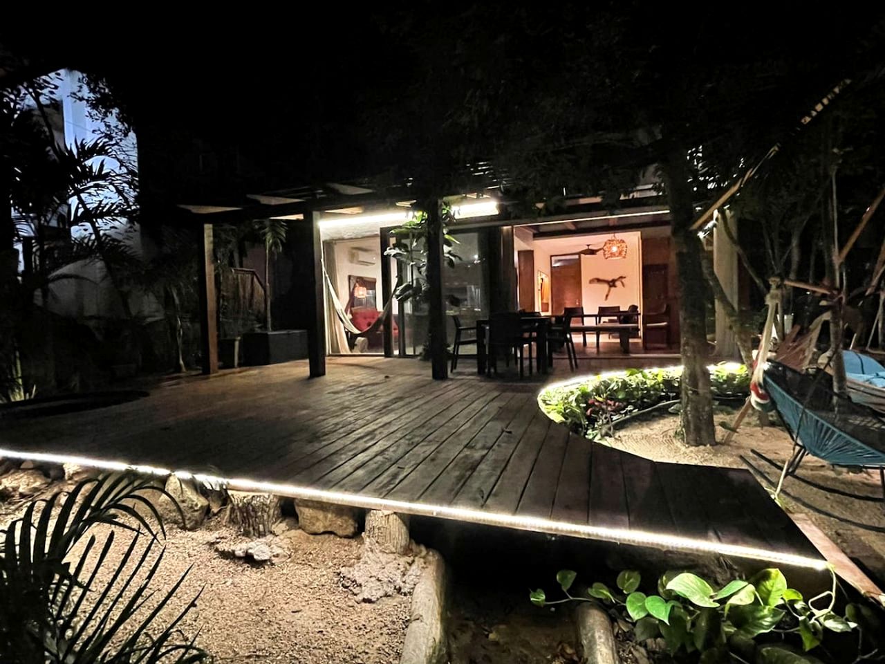 Charming Jungle Villa with Private Jacuzzi near Cenotes in Chemuyil, Quintana Roo