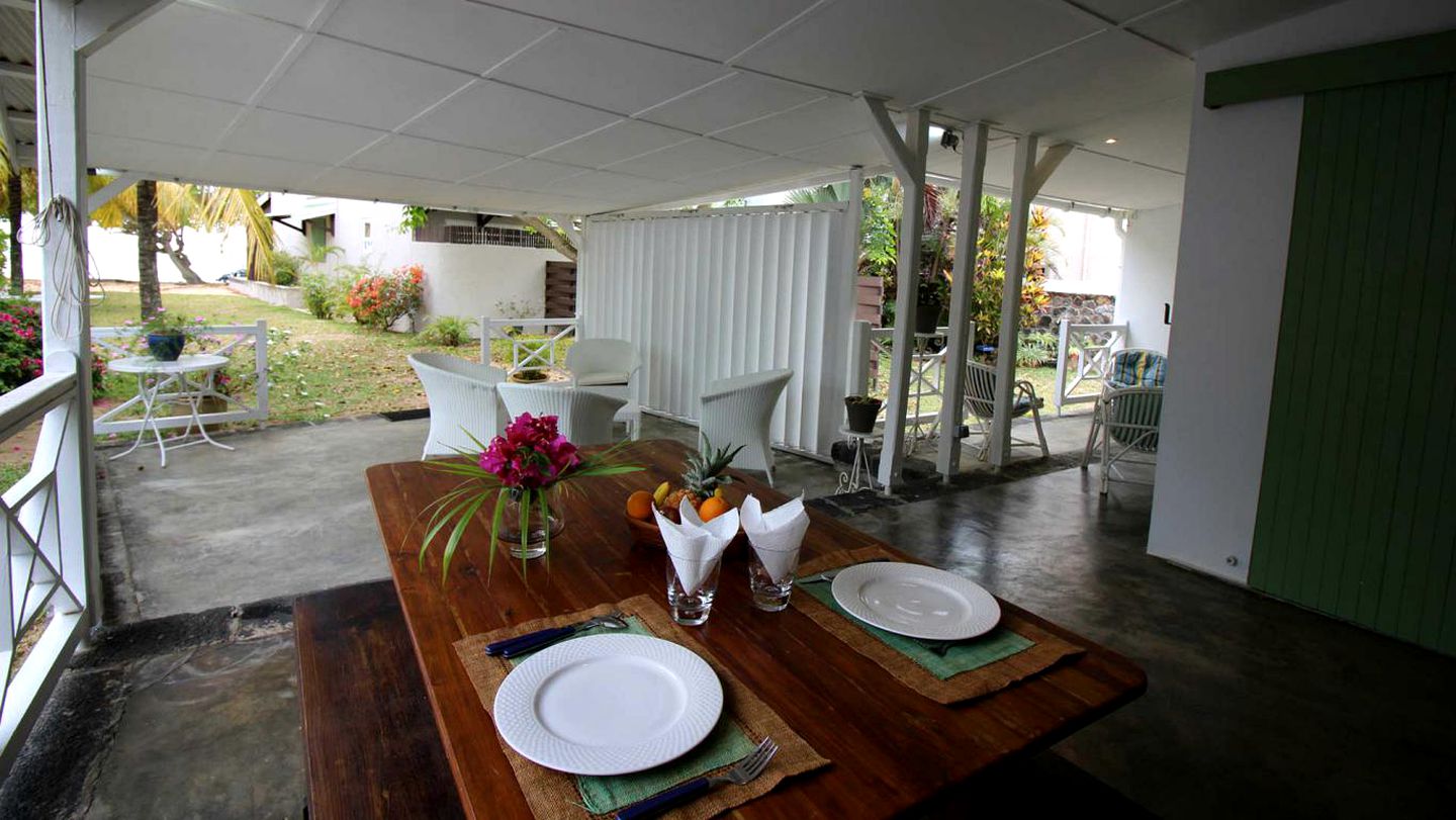Oceanfront Villa Rental with a Garden in Roches Noires, Mauritius
