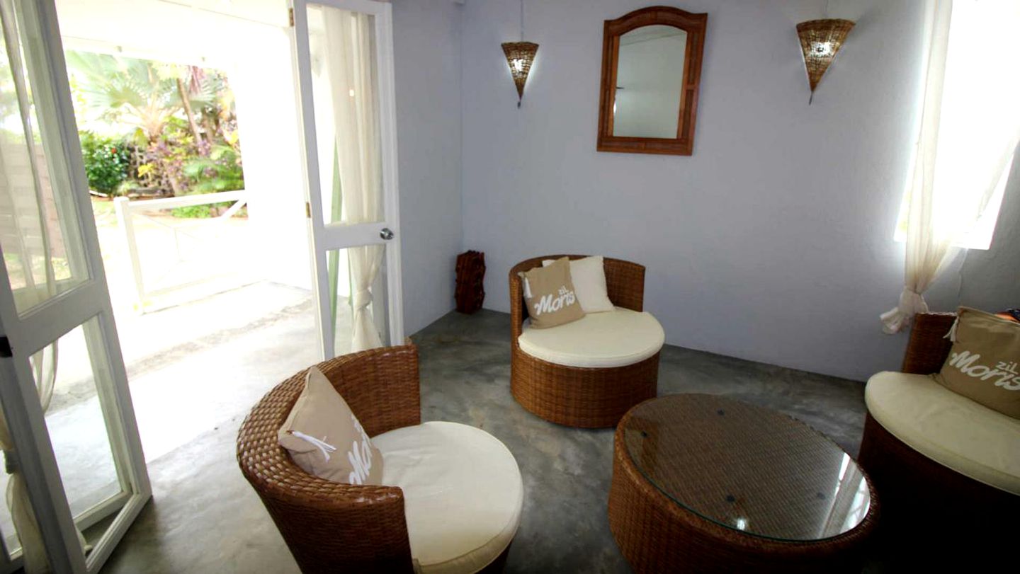 Oceanfront Villa Rental with a Garden in Roches Noires, Mauritius