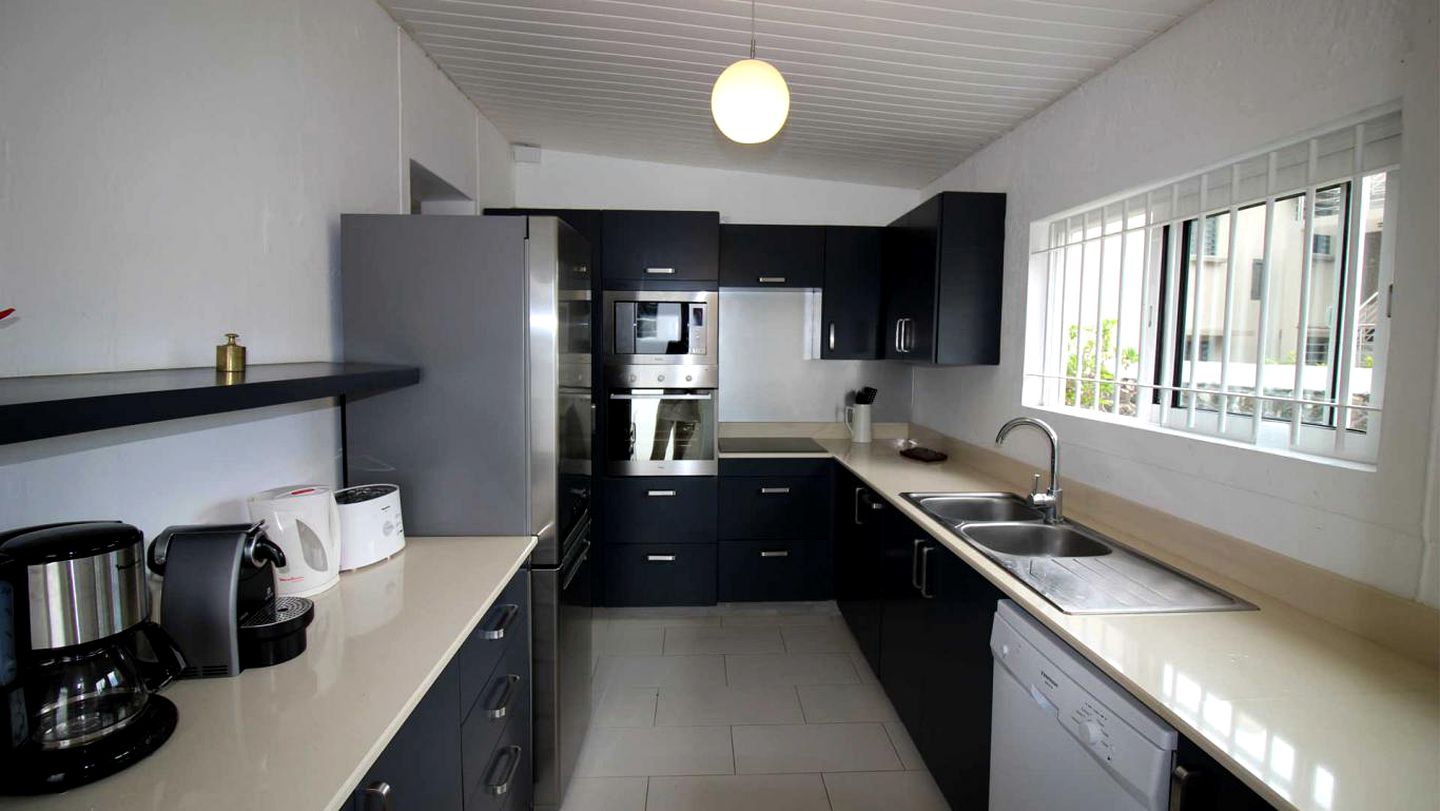 Oceanfront Villa Rental with a Garden in Roches Noires, Mauritius