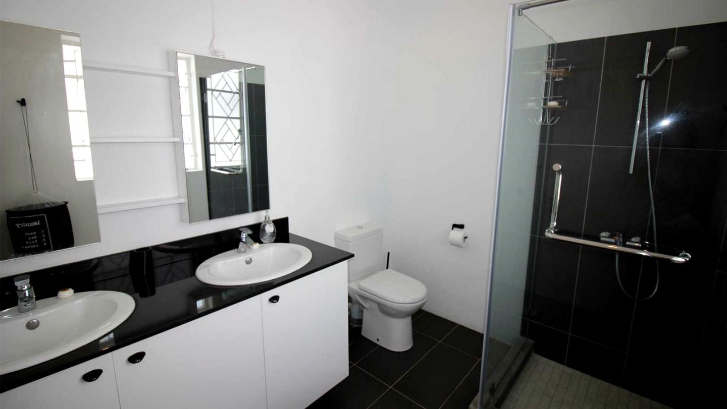 Oceanfront Villa Rental with a Garden in Roches Noires, Mauritius