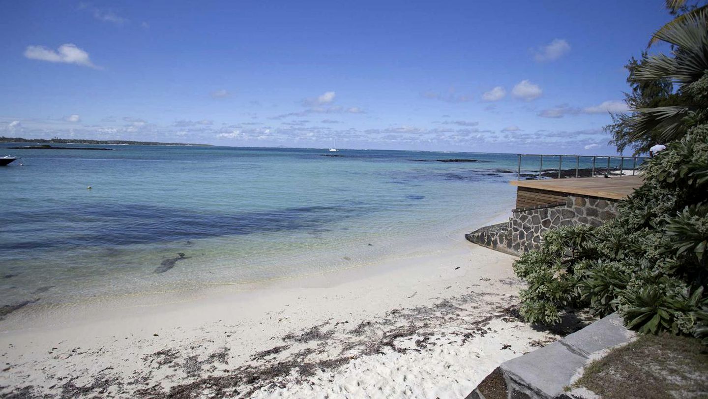 Beachfront Villa Rental with Kayaks in Belle Mare, Mauritius