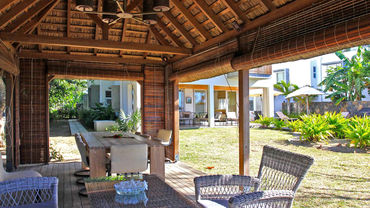 Modern Oceanfront Villa with Spectacular Views in Roches Noires, Mauritius