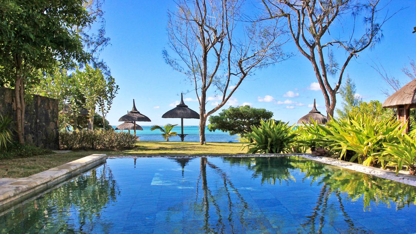 Modern Oceanfront Villa with Spectacular Views in Roches Noires, Mauritius