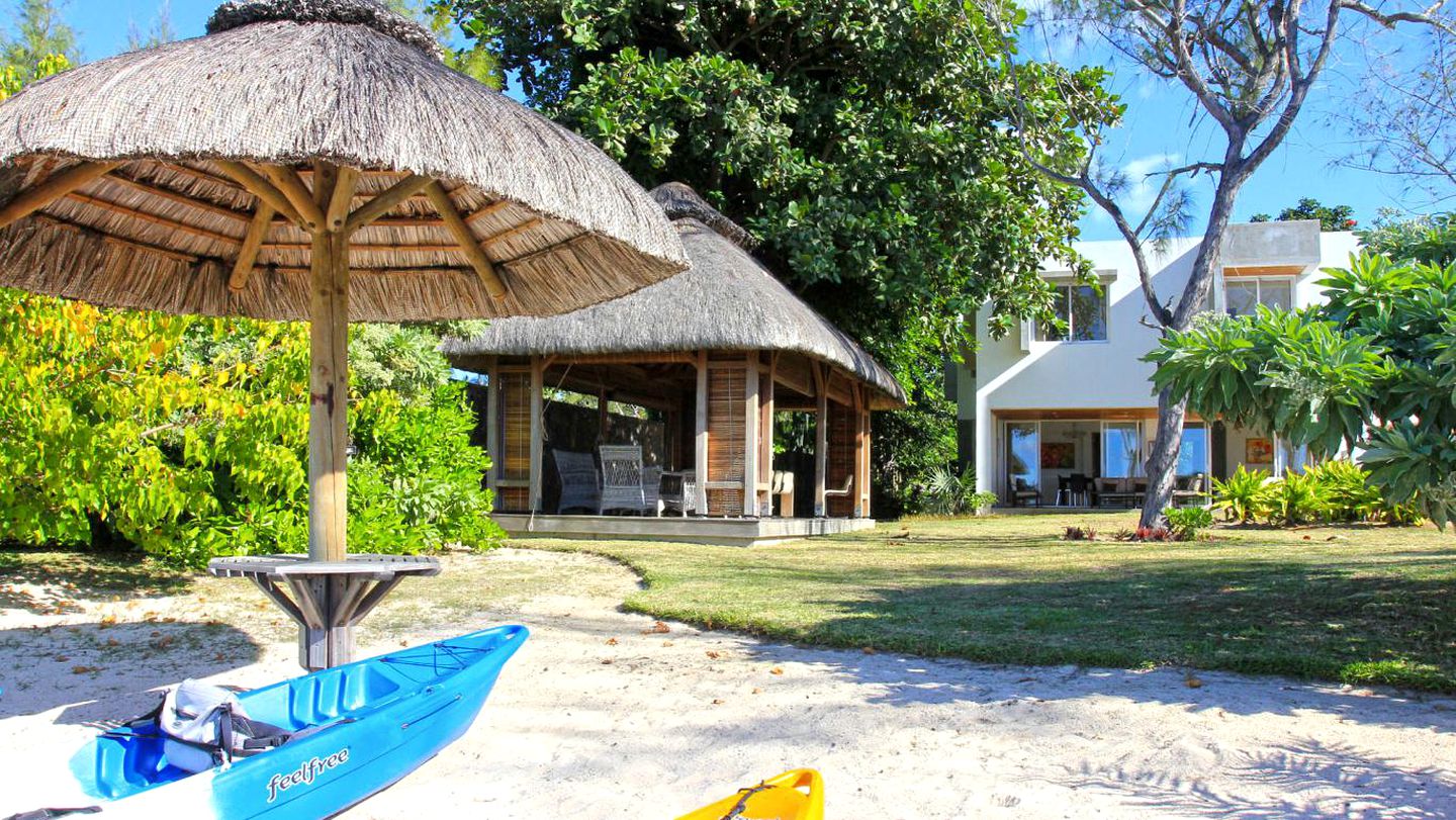 Modern Oceanfront Villa with Spectacular Views in Roches Noires, Mauritius