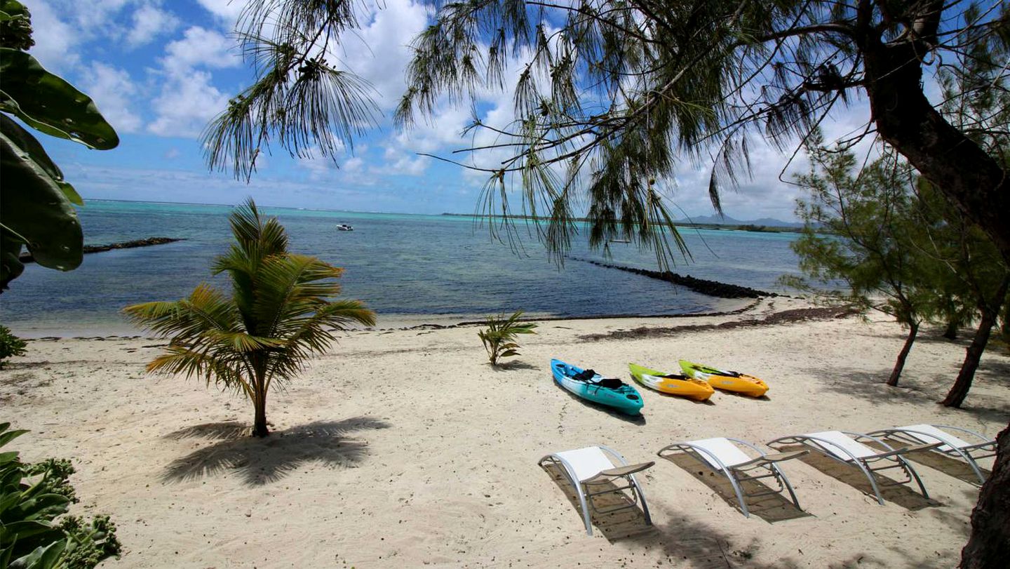 Luxury Oceanfront Villa with Two Private Pools in Poste Lafayette, Mauritius