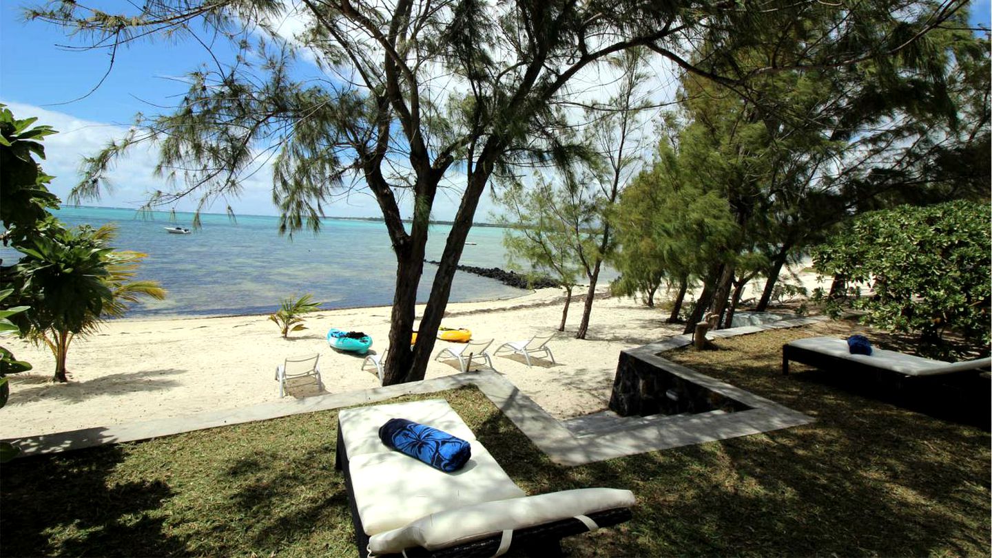 Luxury Oceanfront Villa with Two Private Pools in Poste Lafayette, Mauritius