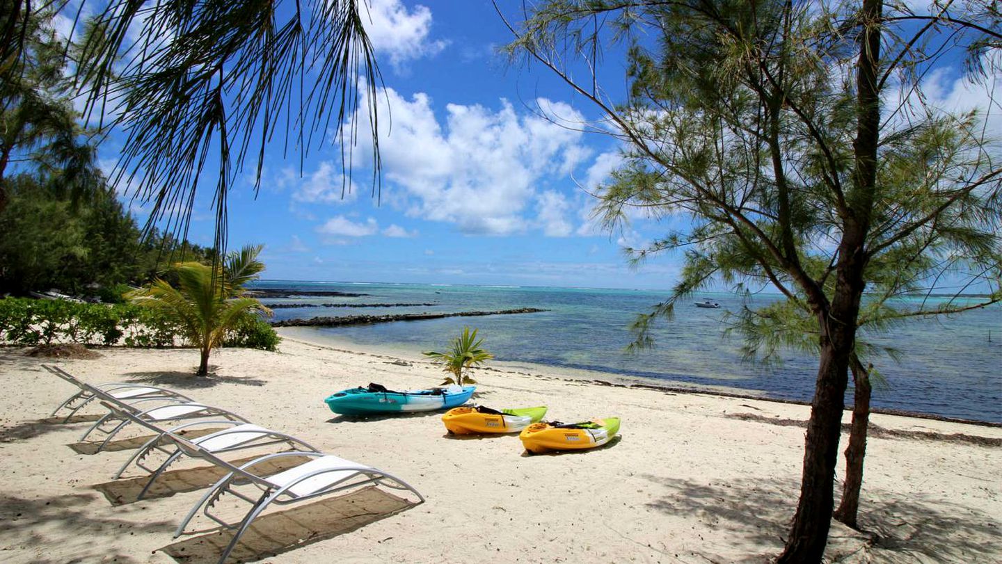 Luxury Oceanfront Villa with Two Private Pools in Poste Lafayette, Mauritius