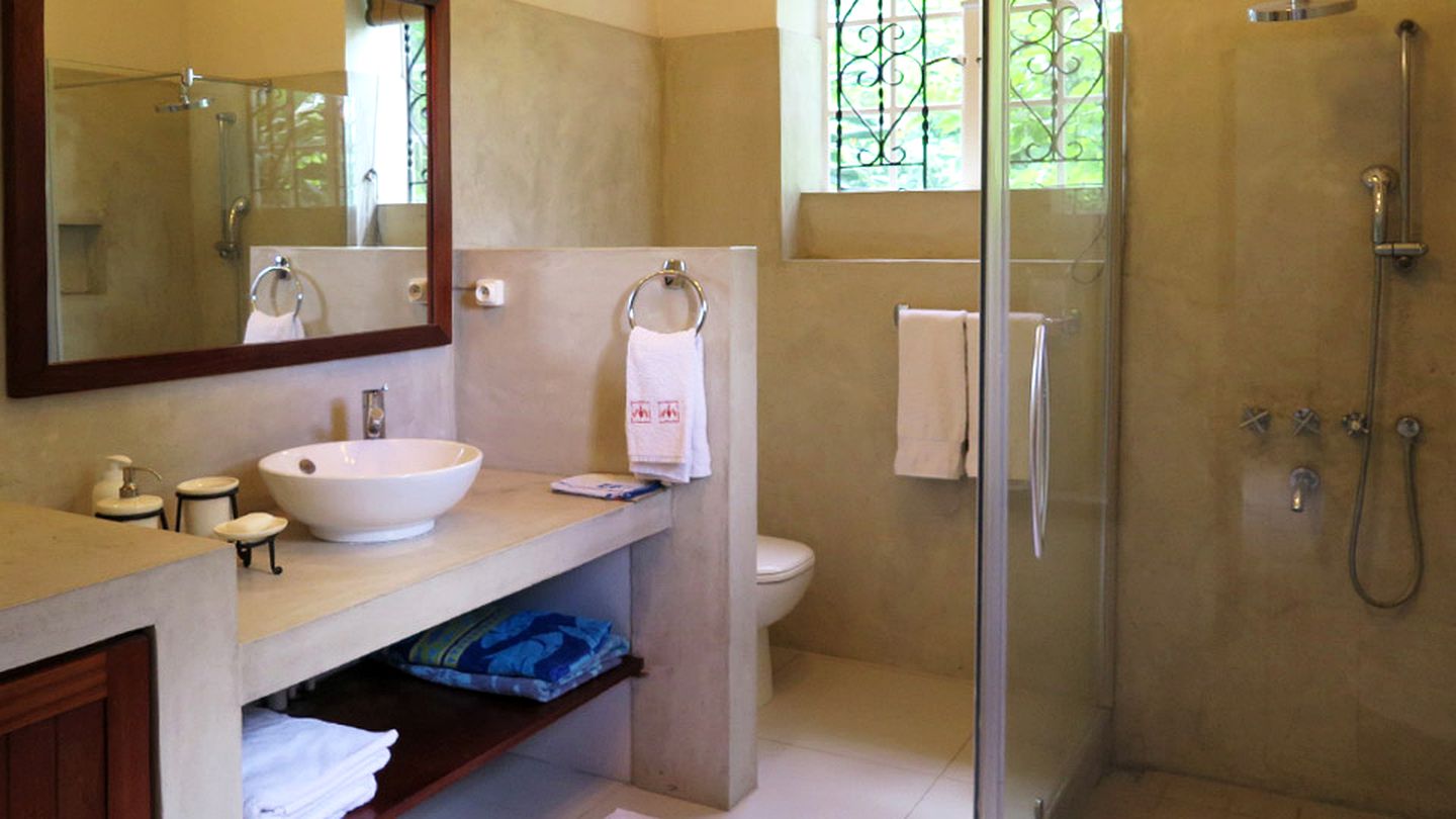 Cozy Beachfront Cottage with Stunning Views in Grand Baie, Mauritius