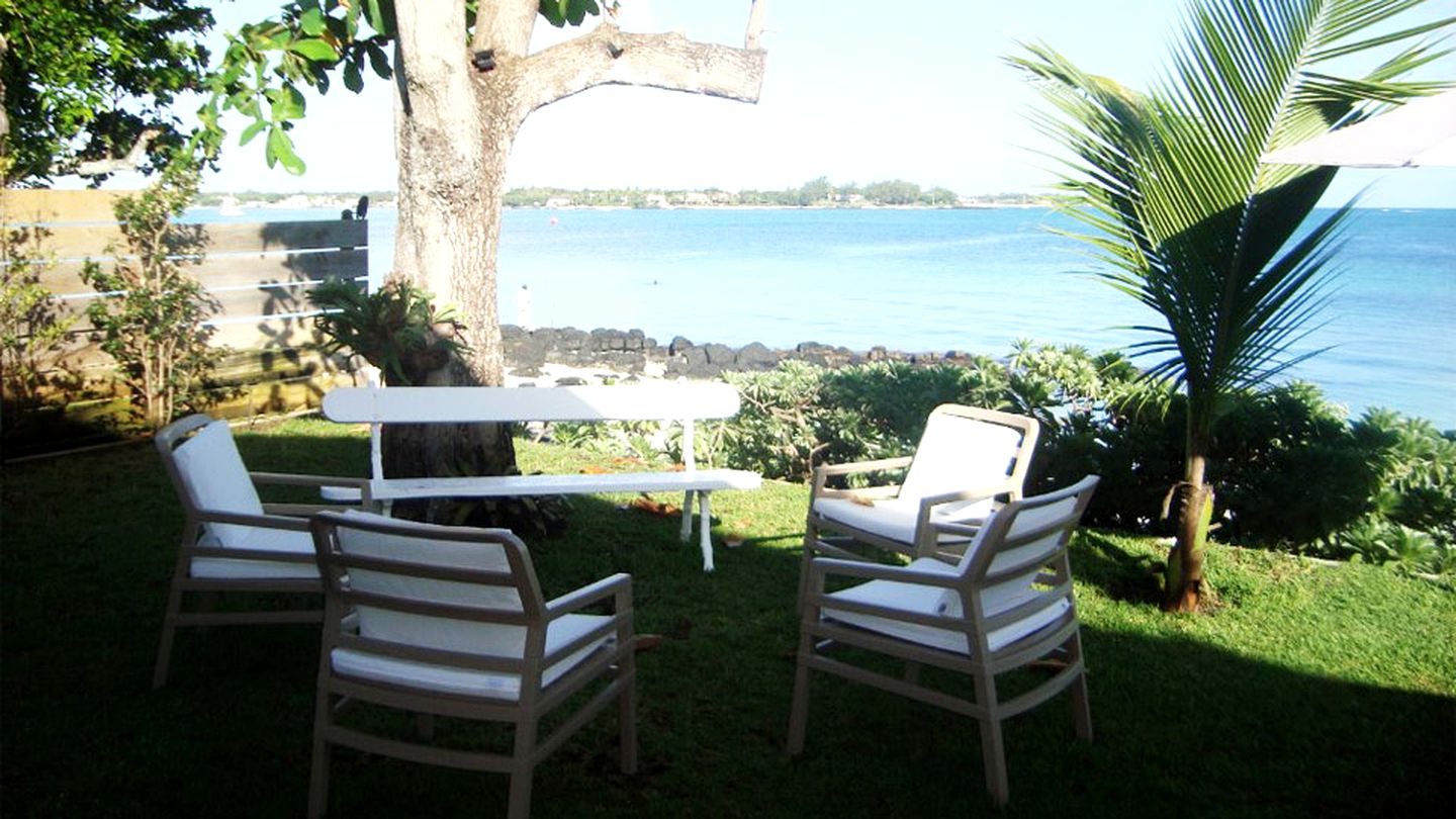 Cozy Beachfront Cottage with Stunning Views in Grand Baie, Mauritius
