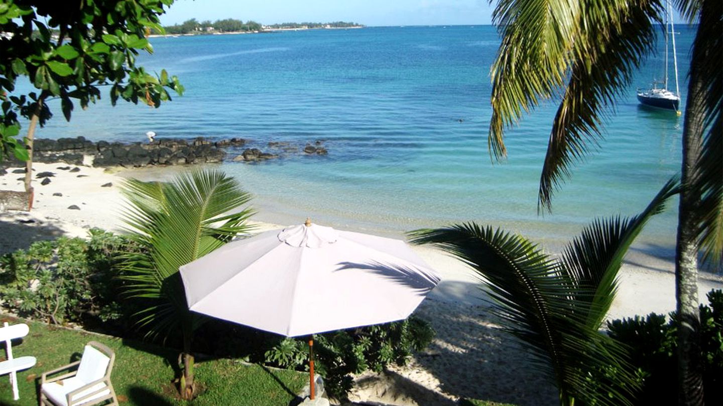 Cozy Beachfront Cottage with Stunning Views in Grand Baie, Mauritius