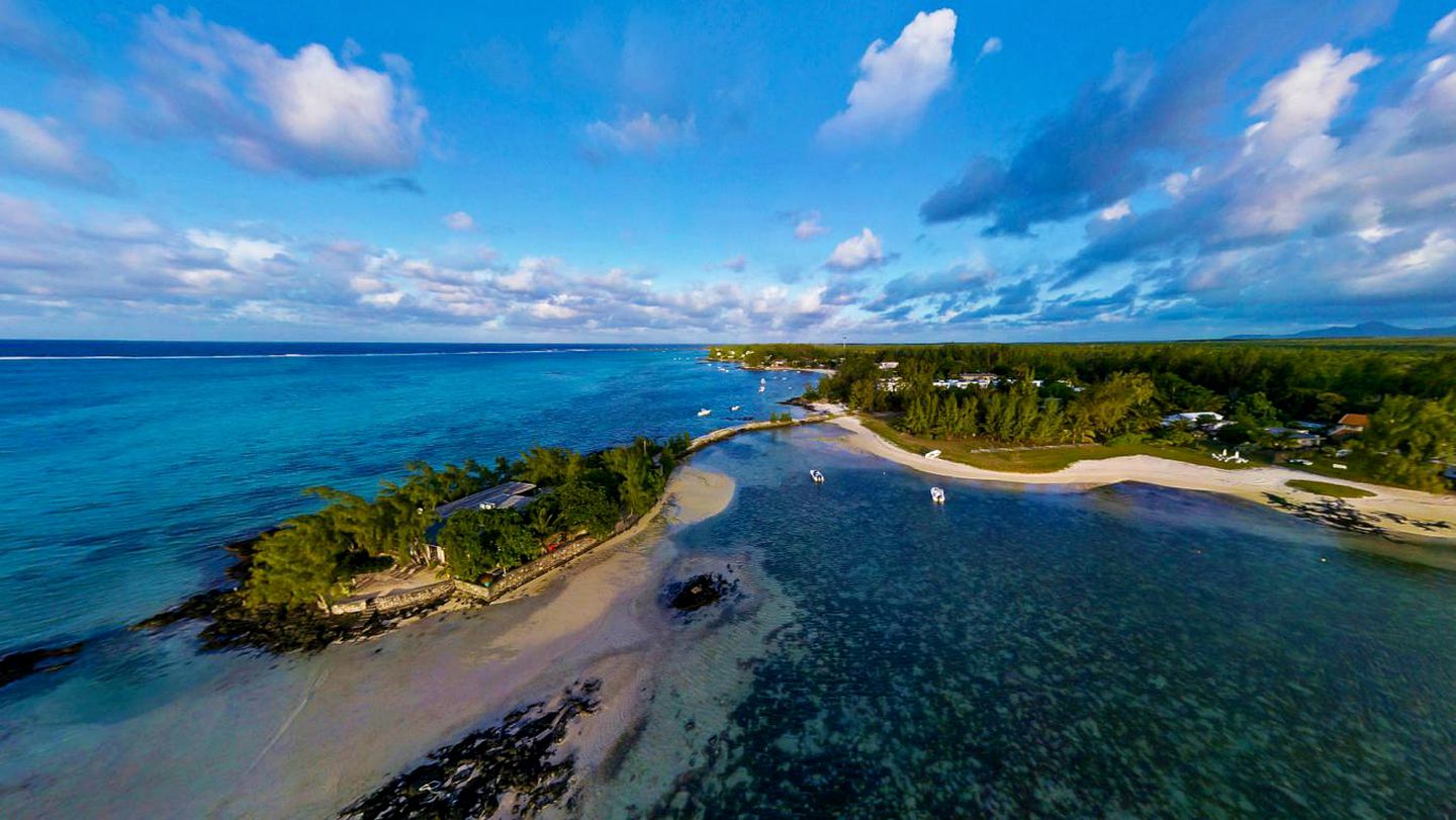 Breathtaking Oceanfront Villa on a Private Island off the Northern Coast of Mauritius