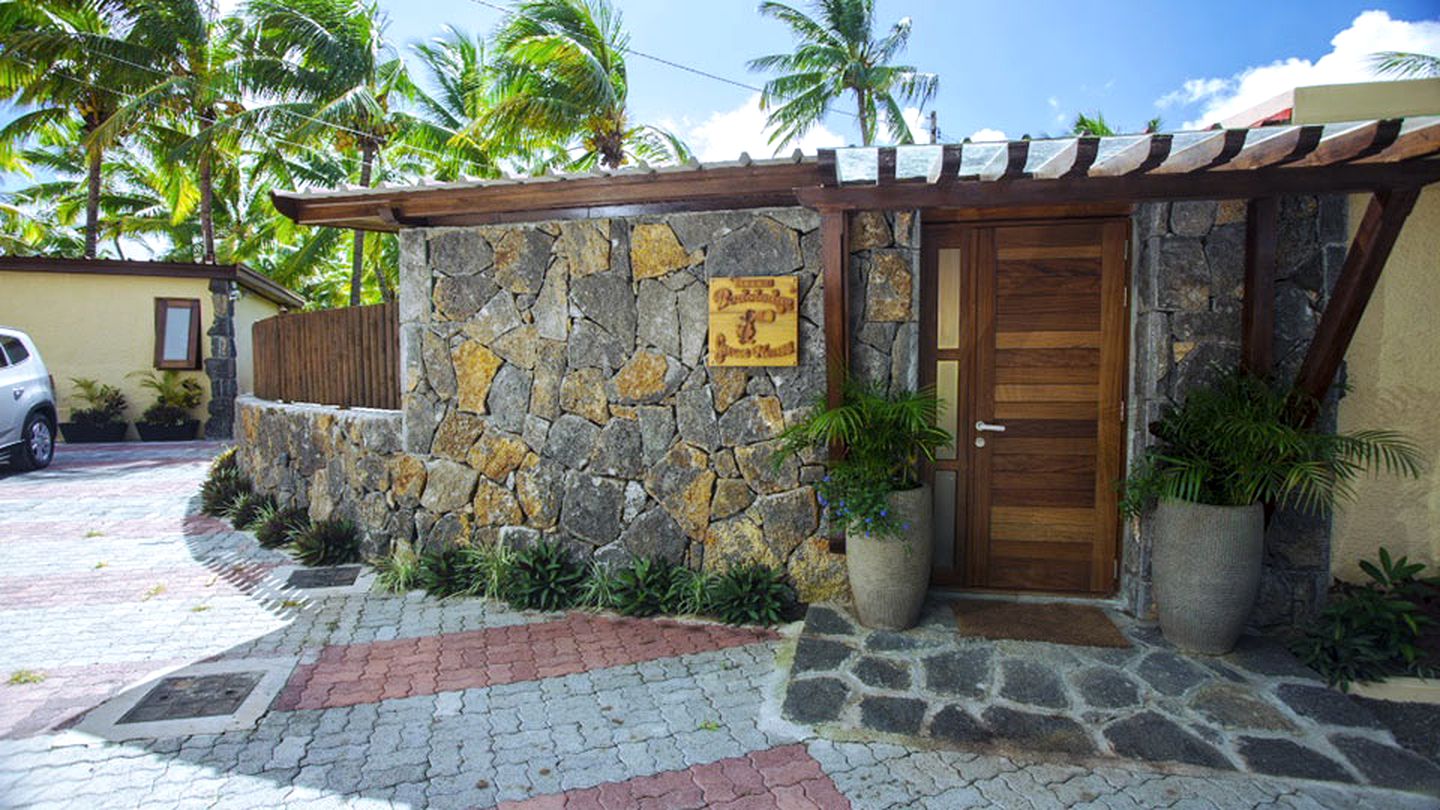 Modern and Charming Cottage Rental near the Beach in Belle Mare, Mauritius