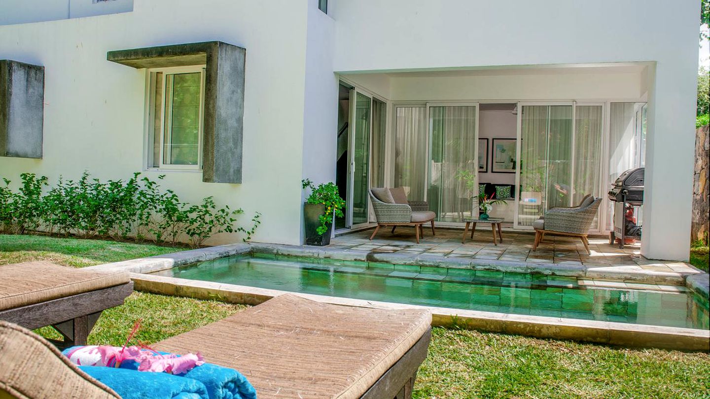 Luxury Villa with Private Pool near the Beach in the Roches Noires Region of Mauritius