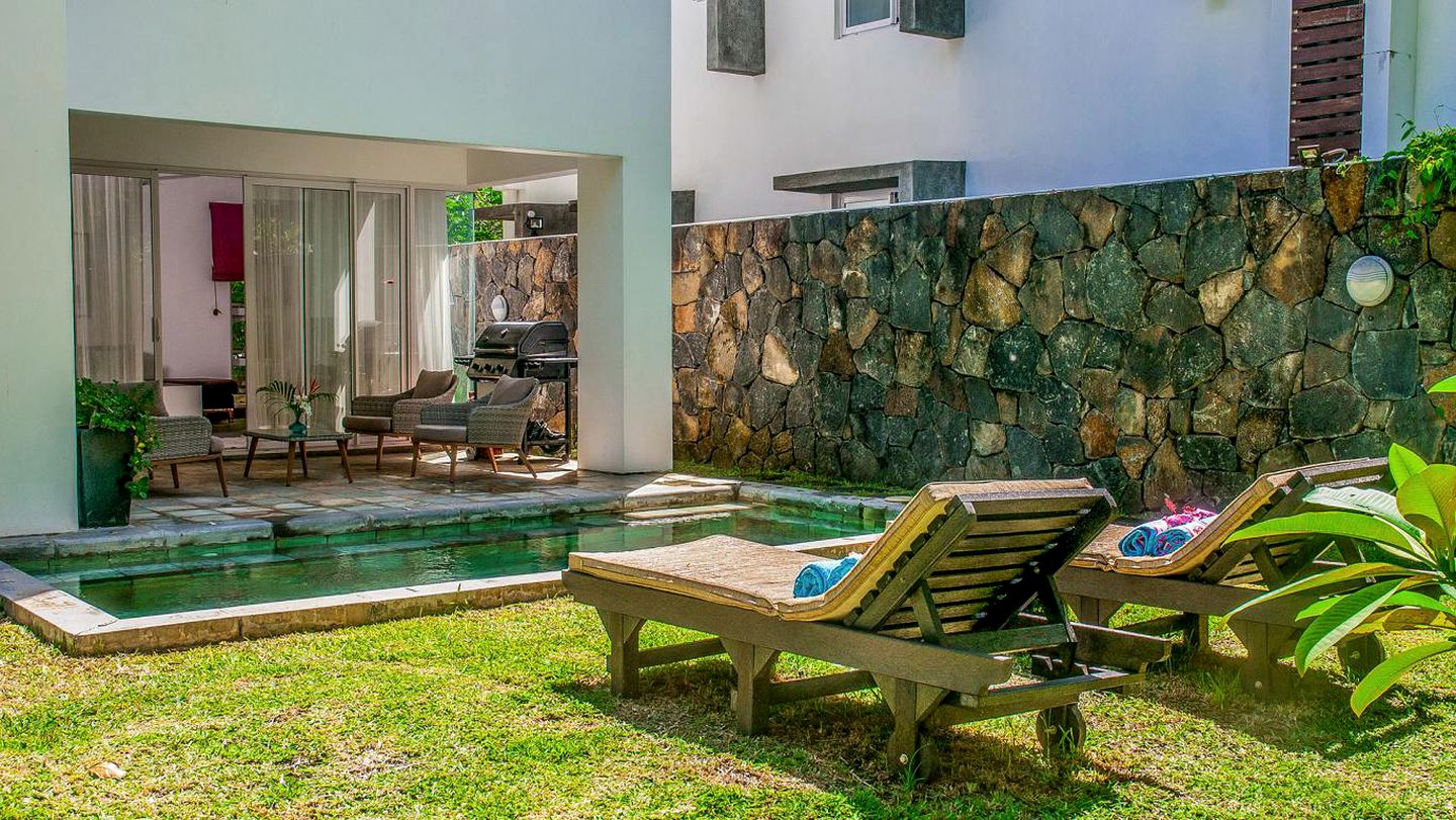 Luxury Villa with Private Pool near the Beach in the Roches Noires Region of Mauritius