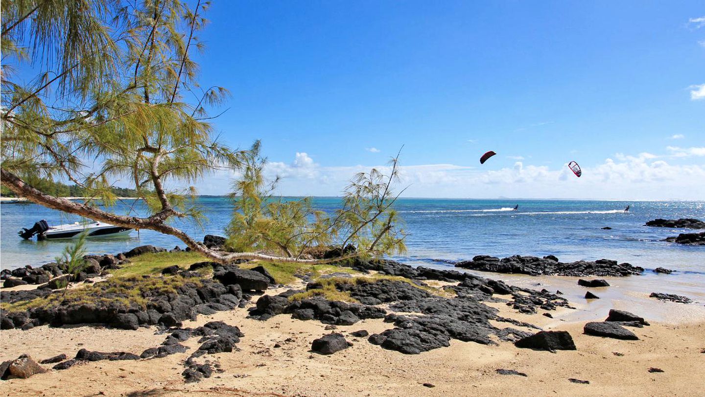 Spacious Oceanfront Villa on the Beaches of Roches Noires in Mauritius