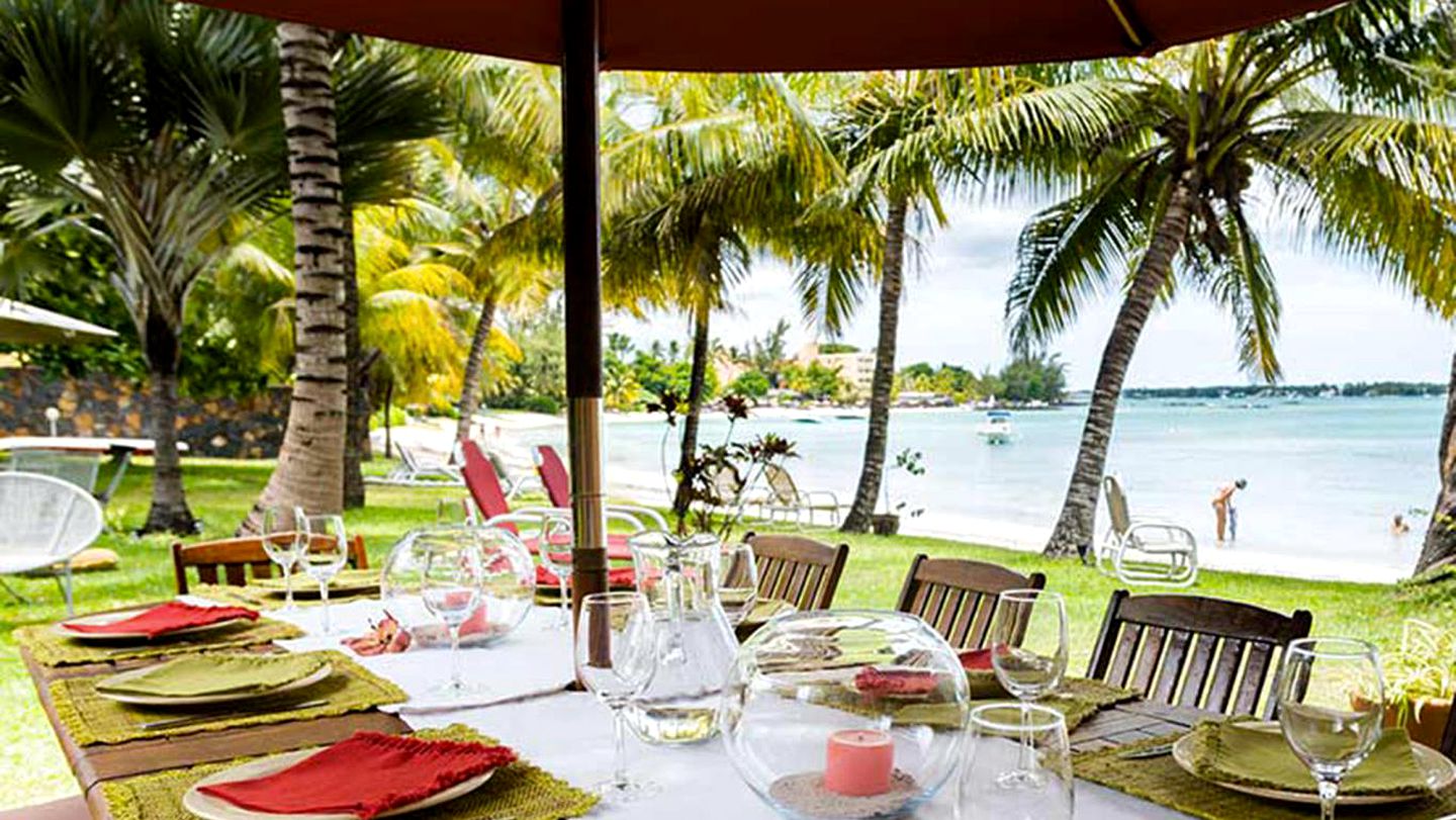 Beautiful Oceanfront Villa with Breathtaking Beach Views in Grand Baie, Mauritius