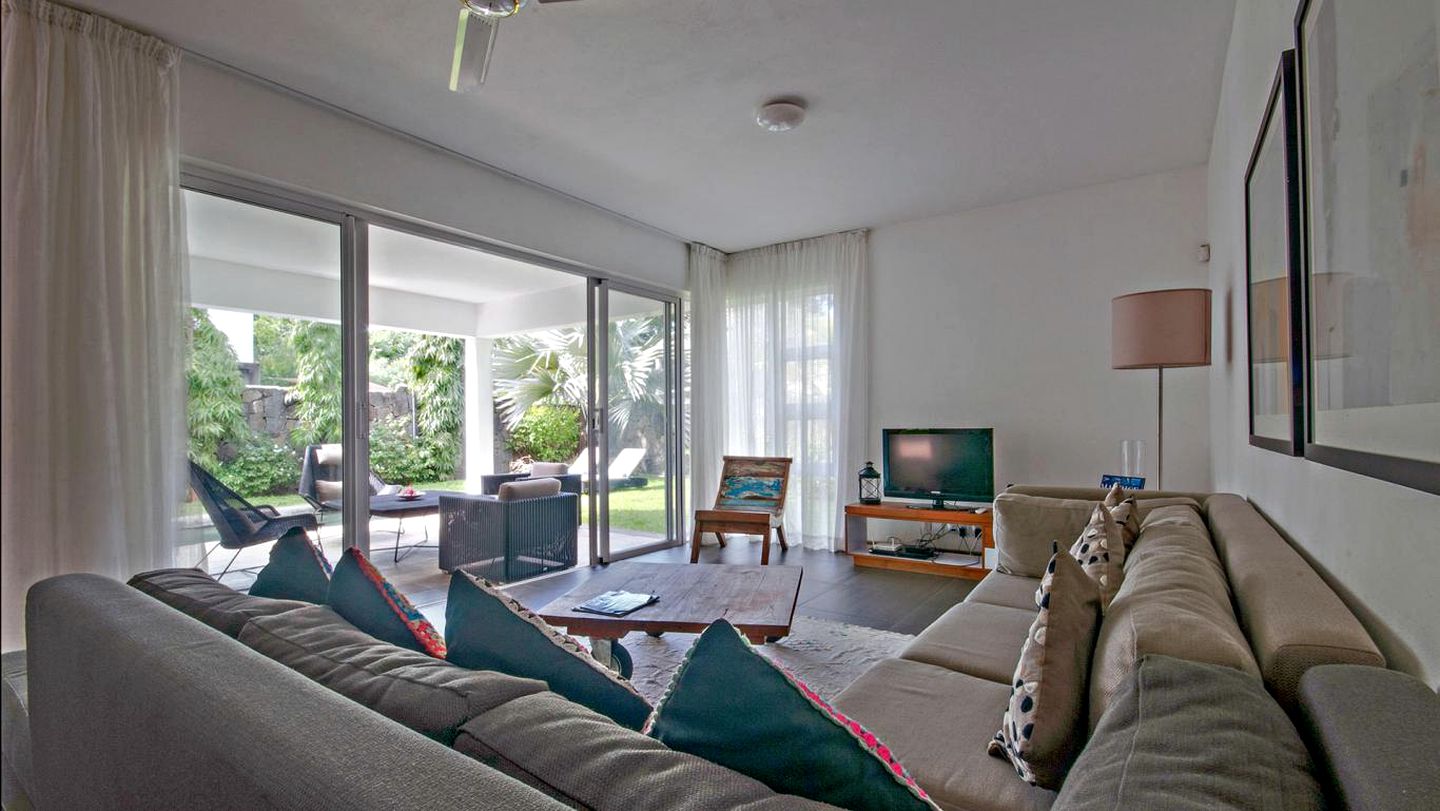 Beautiful Villa Rental with a Gorgeous Pool for a Getaway to Roches Noires, Mauritius