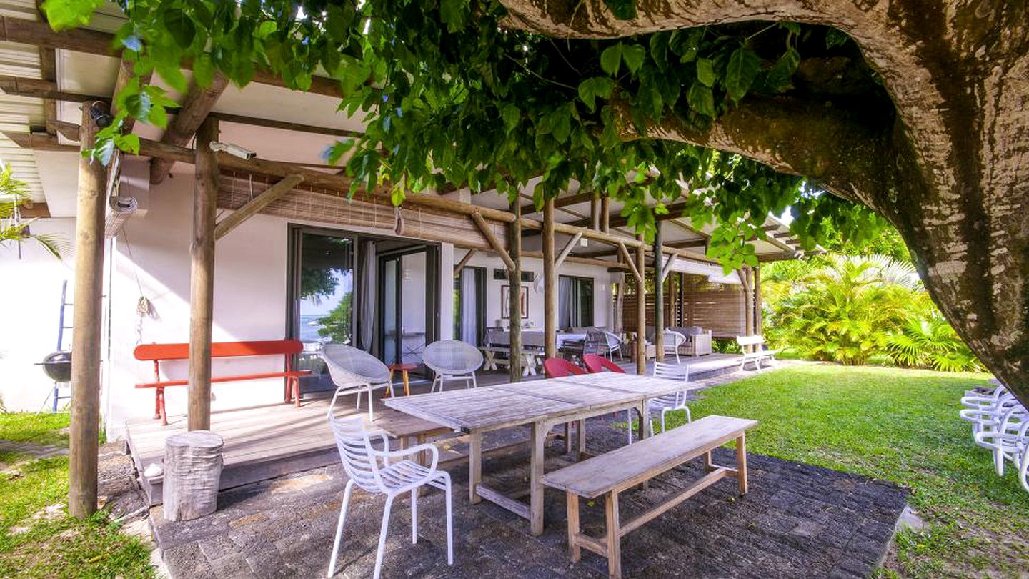 Luxurious Beachfront Villa with Stunning Lagoon Views near Poste Lafayette, Mauritius