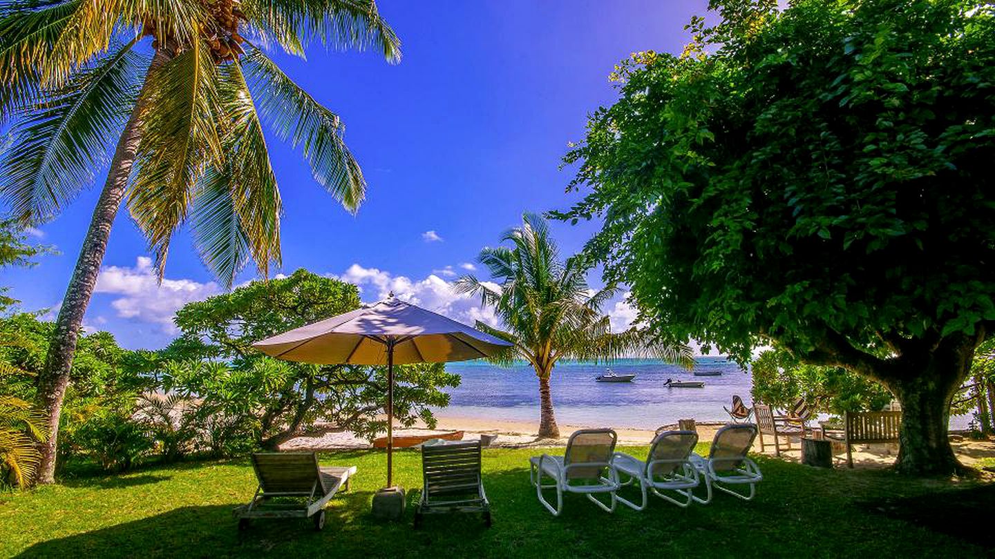 Luxurious Beachfront Villa with Stunning Lagoon Views near Poste Lafayette, Mauritius