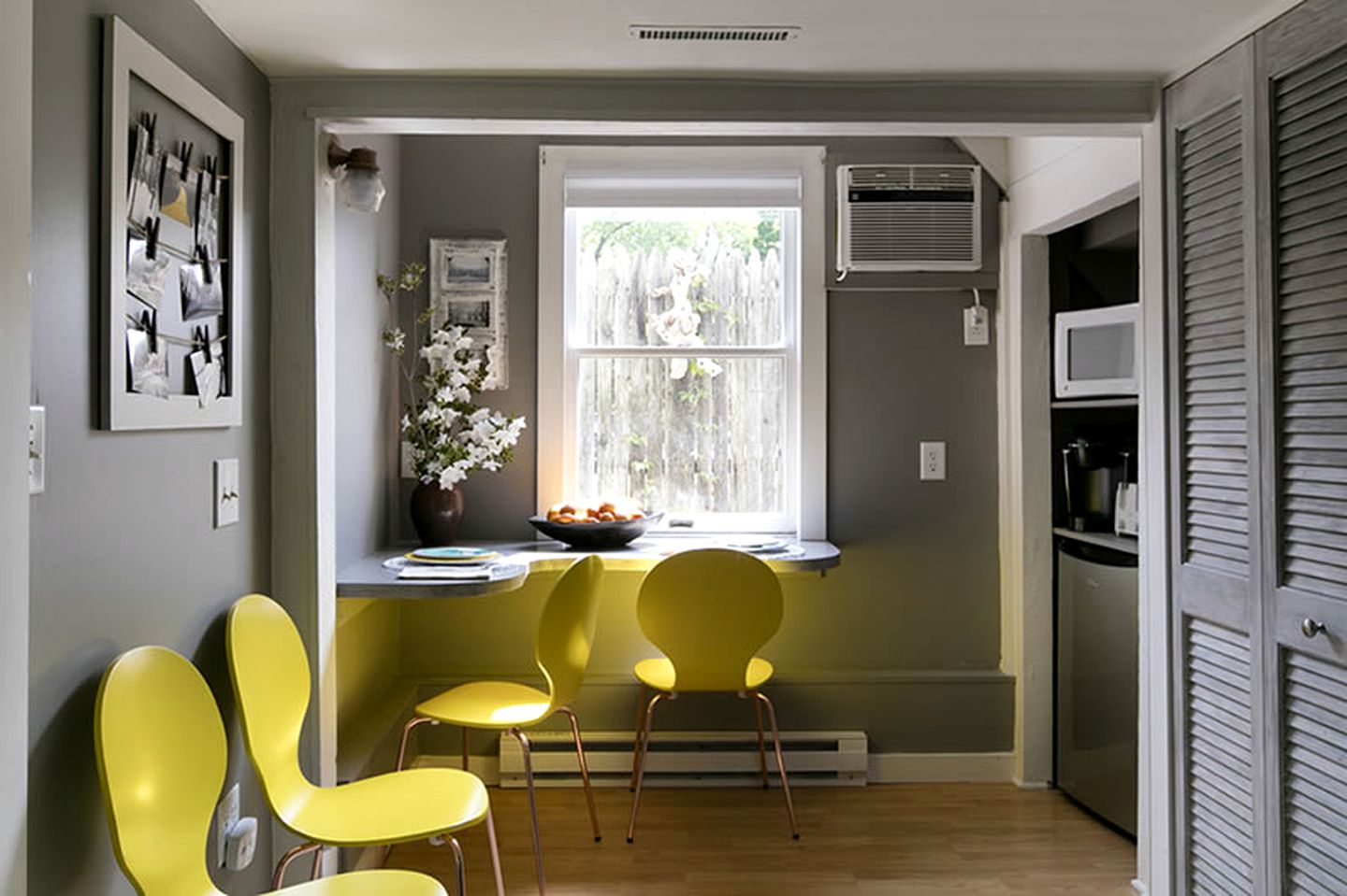 Modern and Chic Cottage Rental with Private Garden in Woodstock