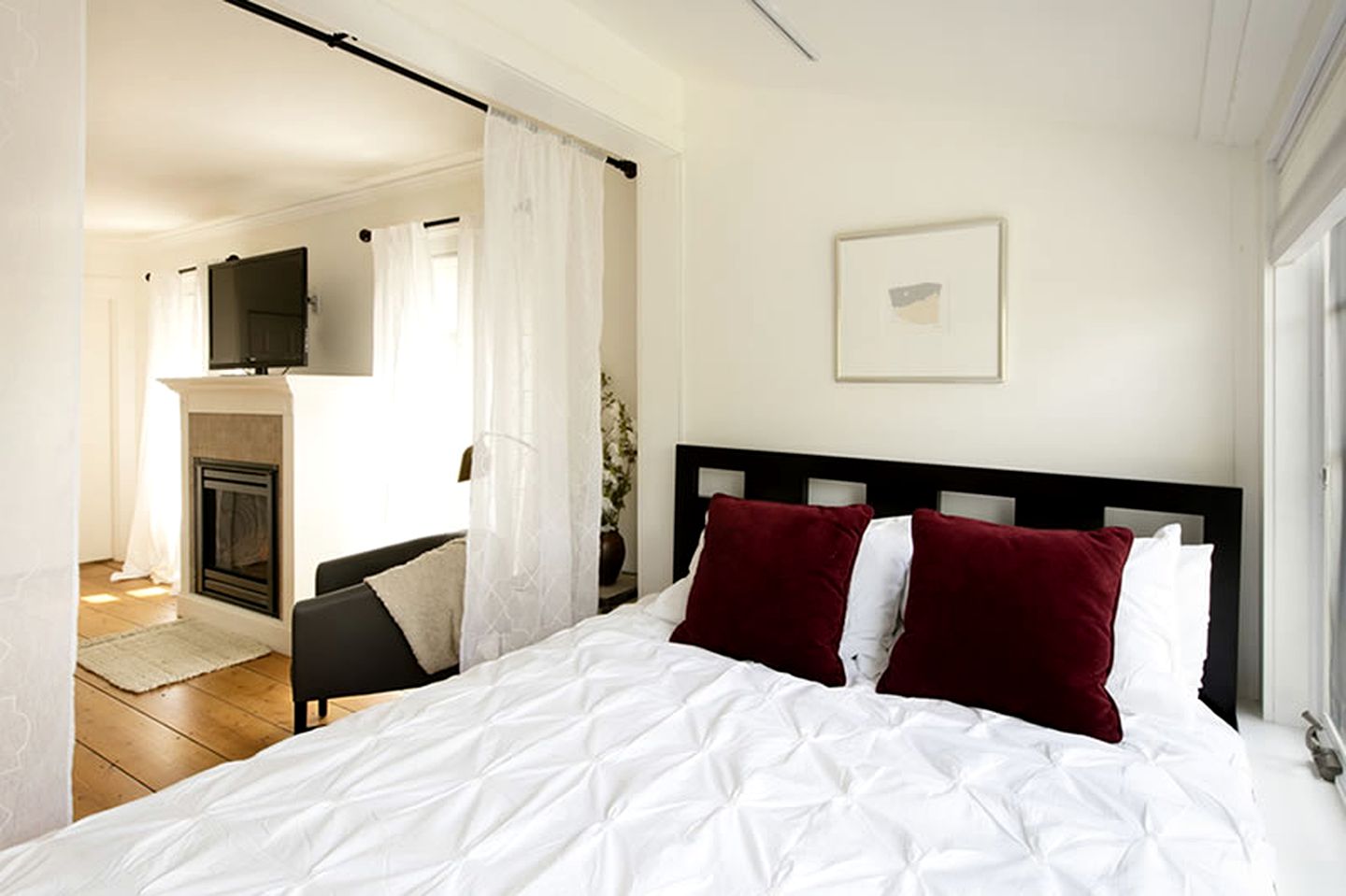 Luxury Suite Rental with Private Hot Tub in Woodstock, New York