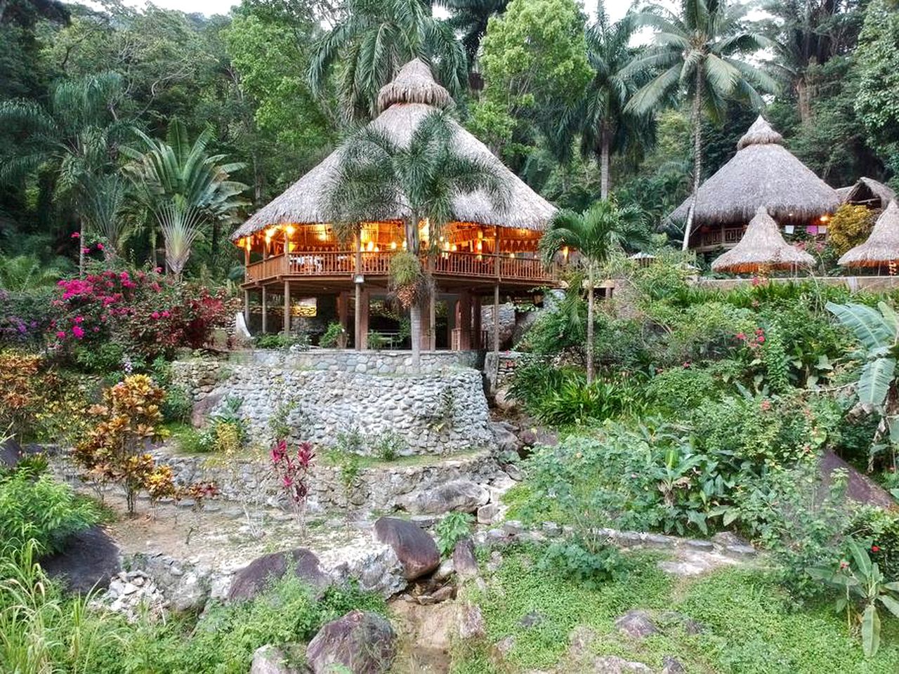 Peaceful Cottage Rental by a River near Nombre de Dios National Park, Honduras