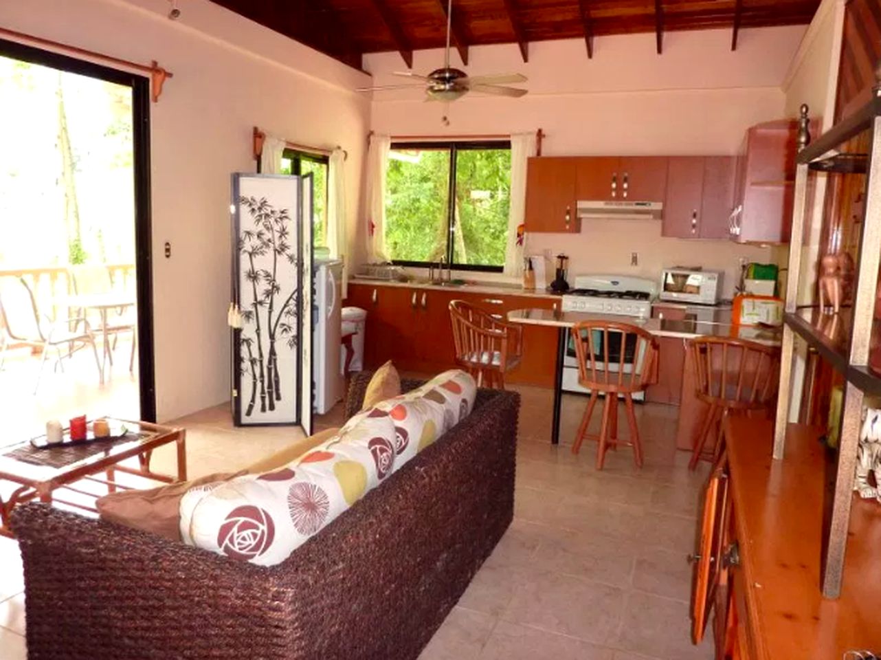 Peaceful Cottage Rental by a River near Nombre de Dios National Park, Honduras