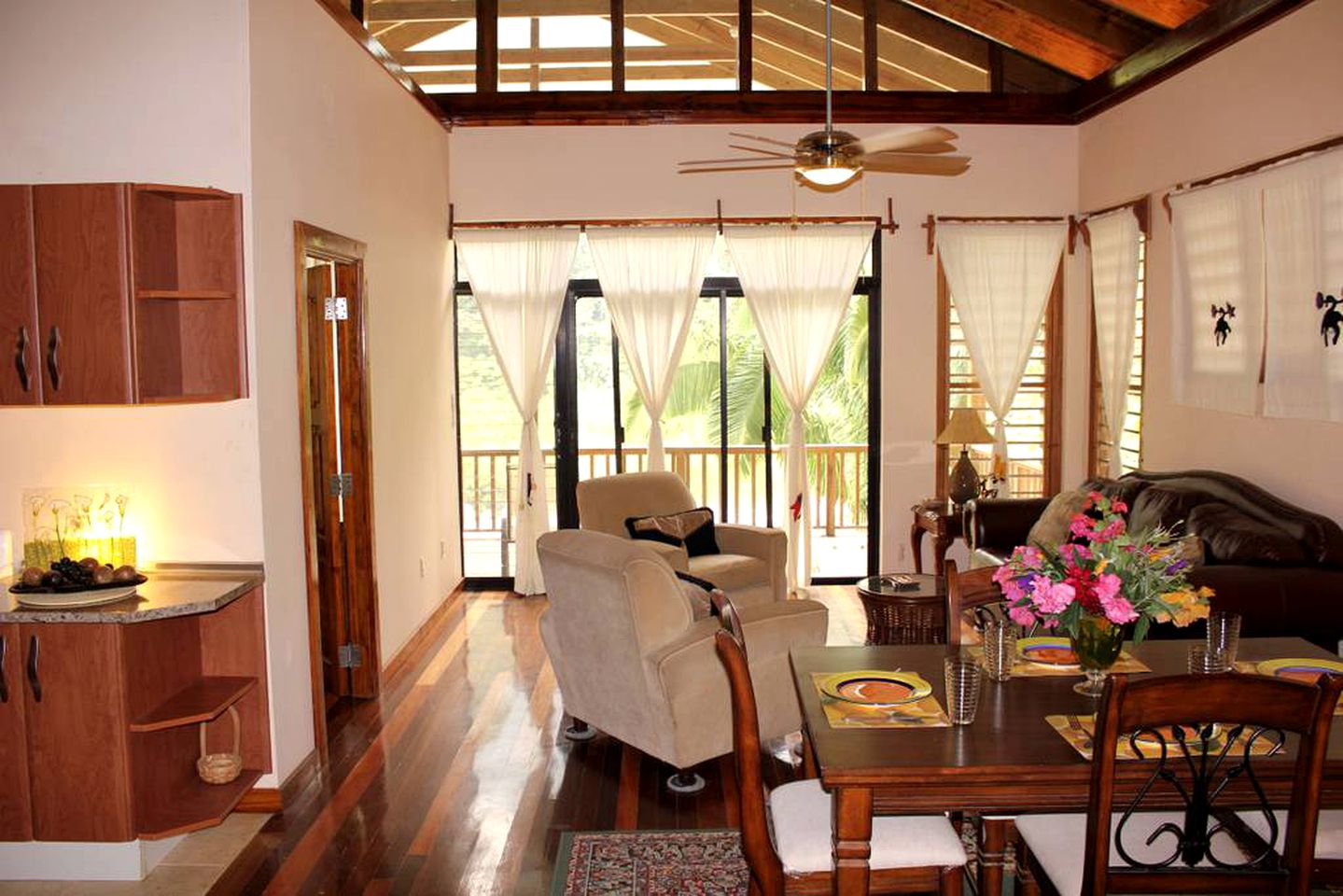 Riverfront Villa Rental at a Jungle Retreat on the Cangrejal River, Honduras