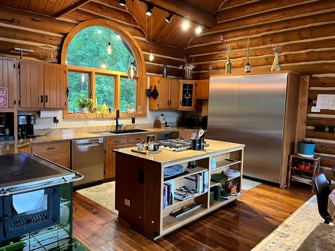 Luxury Montana-Style Log Estate with Private Vineyard & Spa Near Purcellville, VA