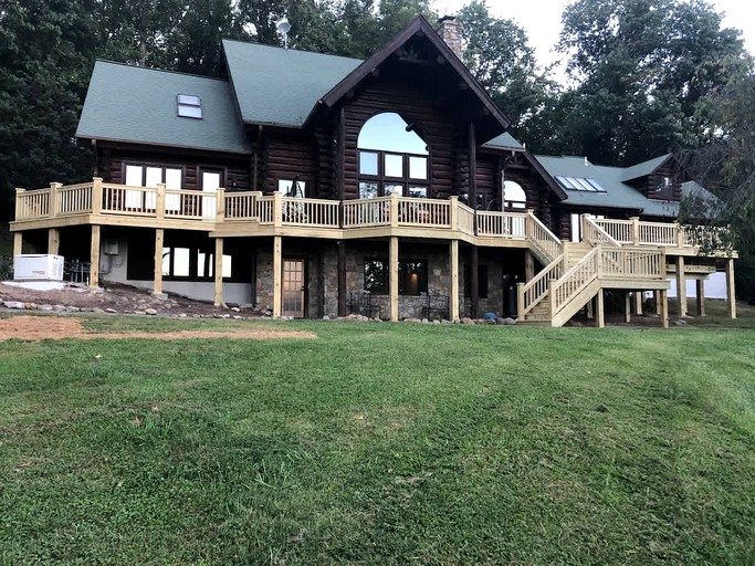 Log Cabins (United States of America, Purcellville, Virginia)