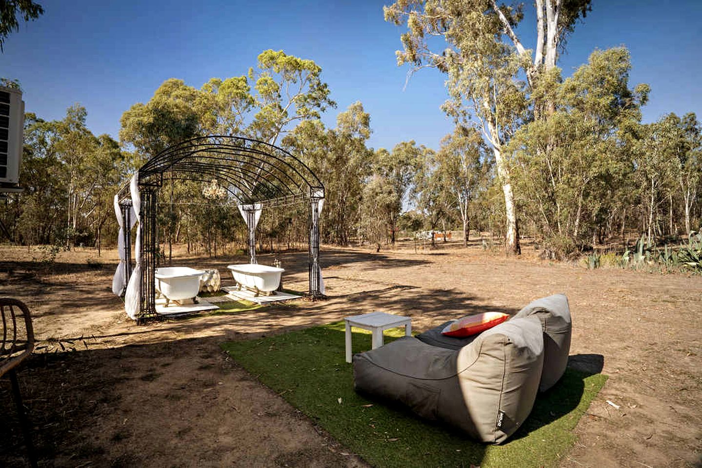 Vineyard Tiny Glamping in Victoria near Kara Kara National Park
