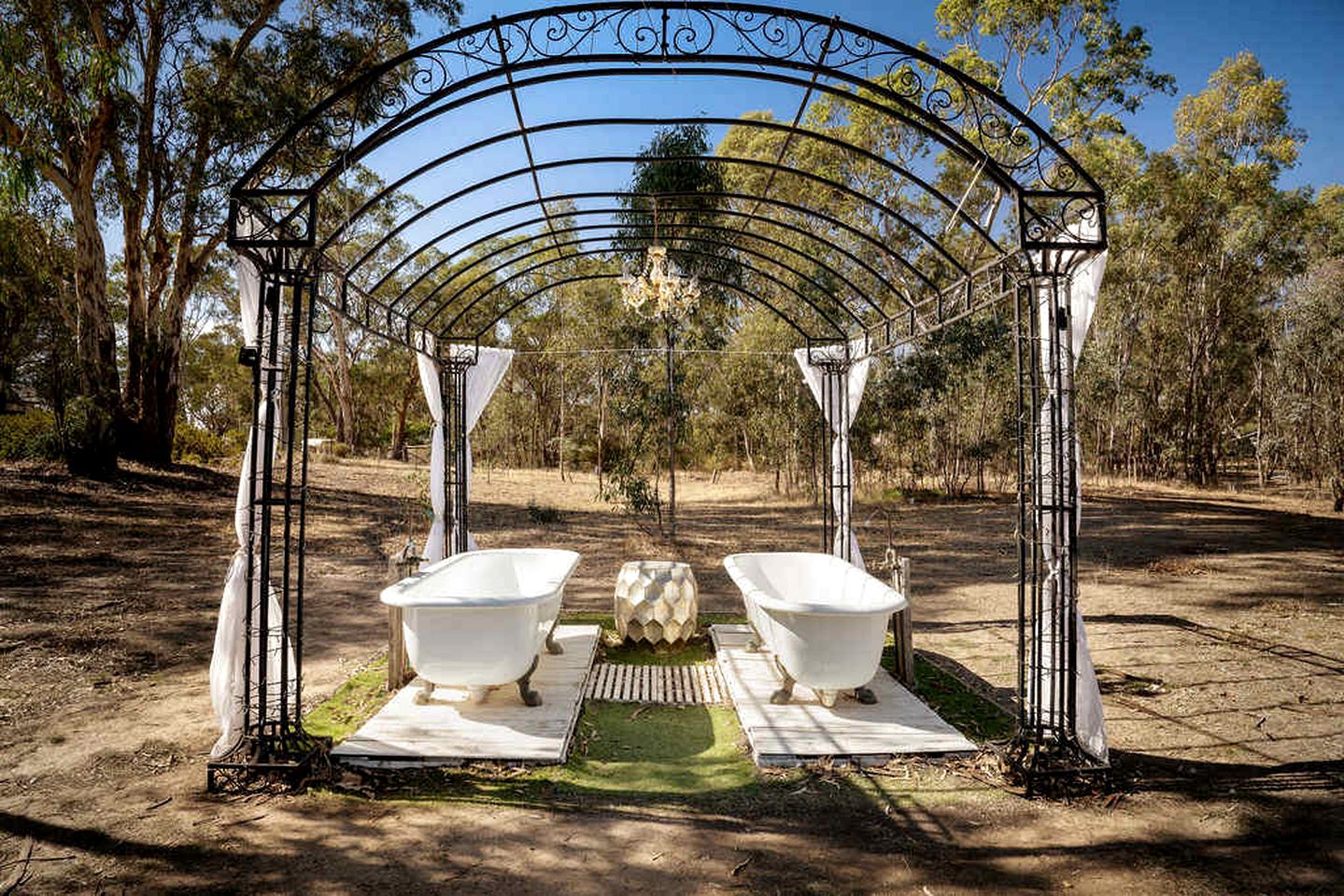 Vineyard Tiny Glamping in Victoria near Kara Kara National Park