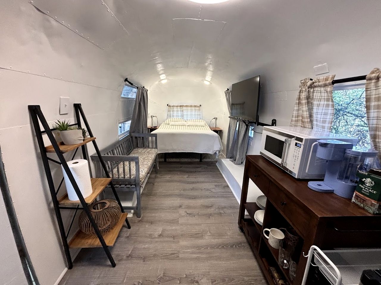 Charming Vintage Airstream with Covered Patio near Mineral Wells, Texas