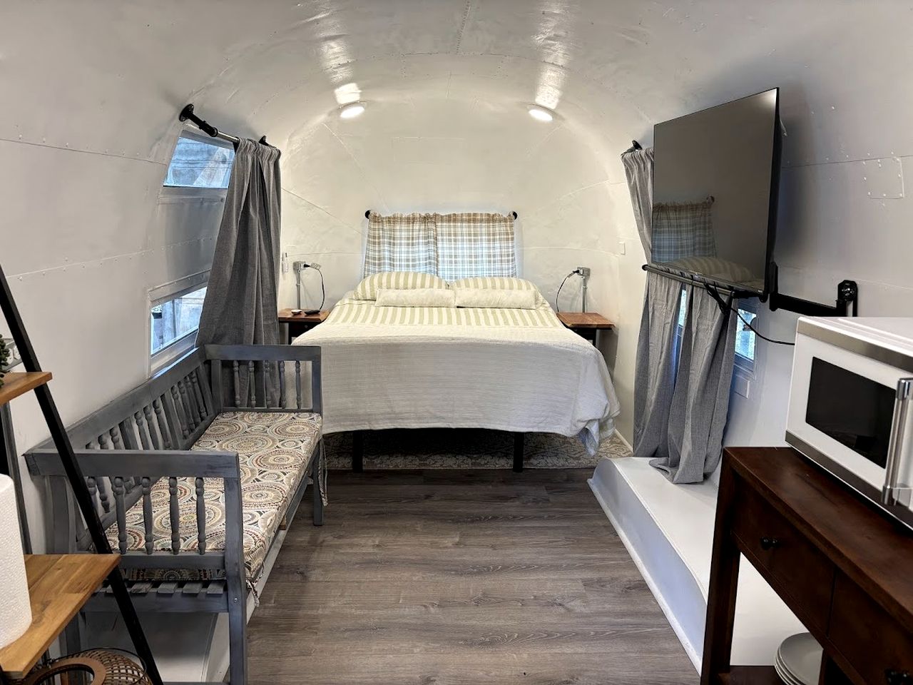 Charming Vintage Airstream with Covered Patio near Mineral Wells, Texas