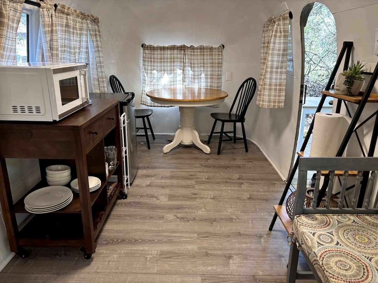 Charming Vintage Airstream with Covered Patio near Mineral Wells, Texas