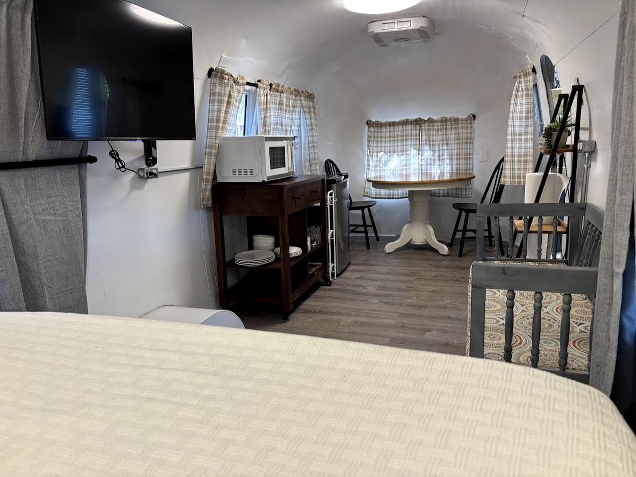 Charming Vintage Airstream with Covered Patio near Mineral Wells, Texas