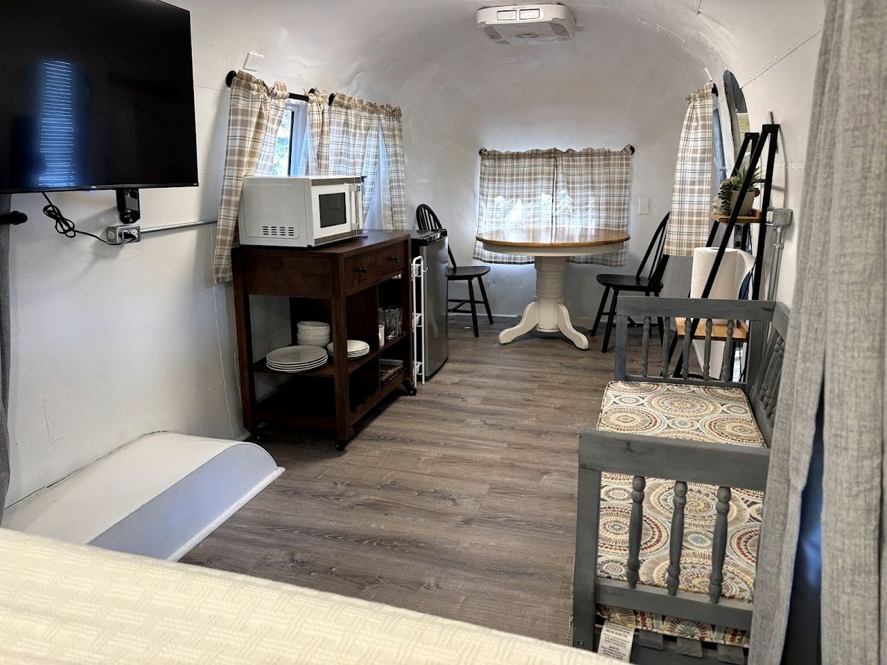 Charming Vintage Airstream with Covered Patio near Mineral Wells, Texas