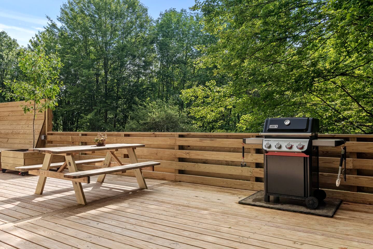 Vintage Airstream Retreat with Private Deck & Outdoor Shower in Delancey, New York