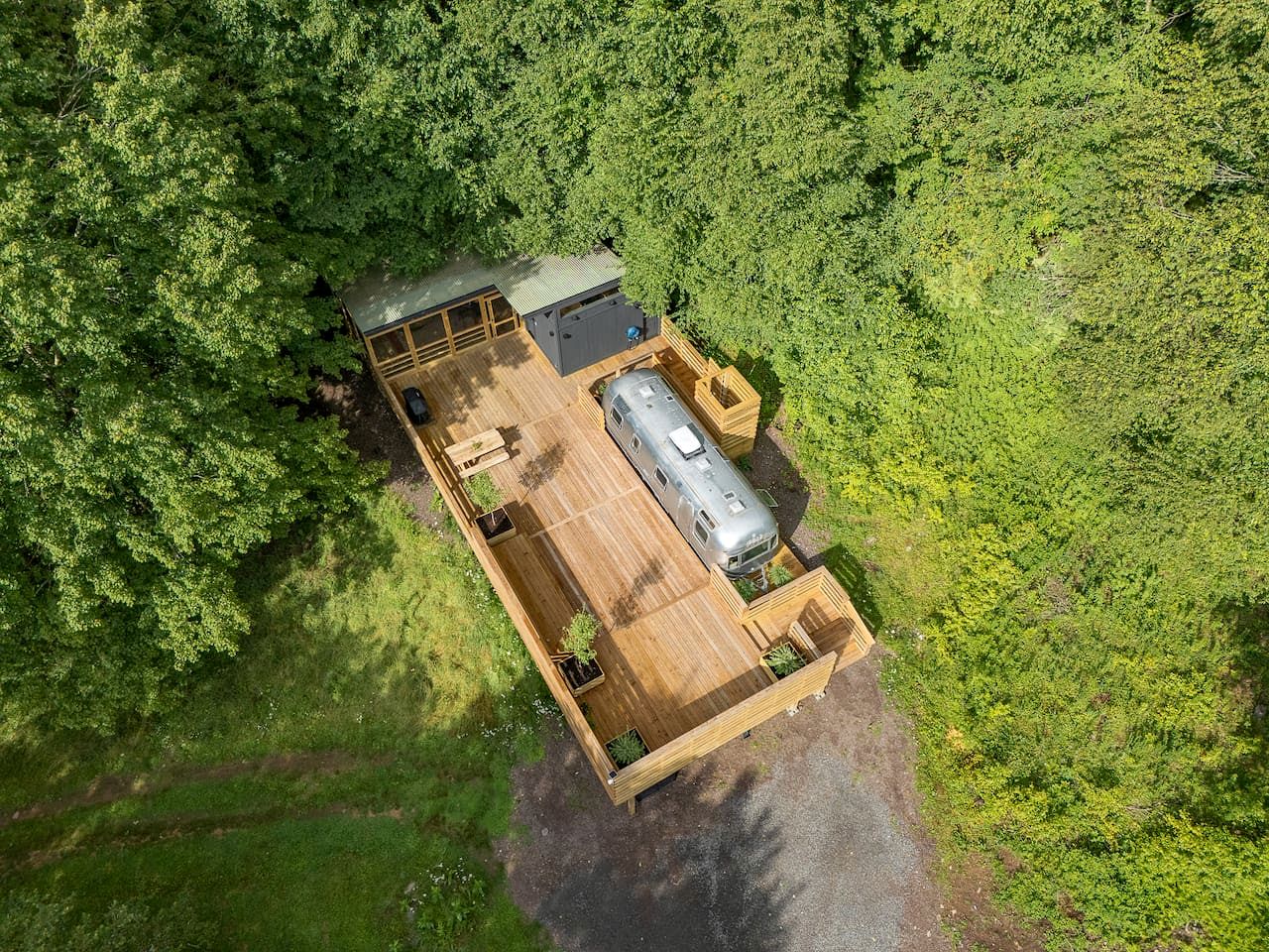 Vintage Airstream Retreat with Private Deck & Outdoor Shower in Delancey, New York