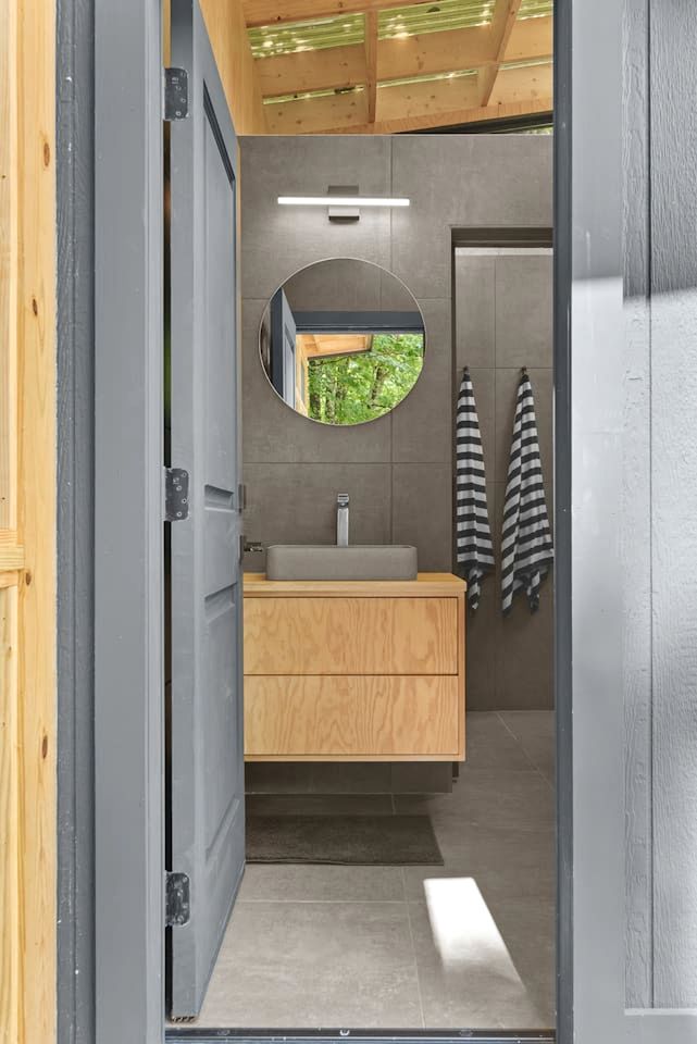 Vintage Airstream Retreat with Private Deck & Outdoor Shower in Delancey, New York
