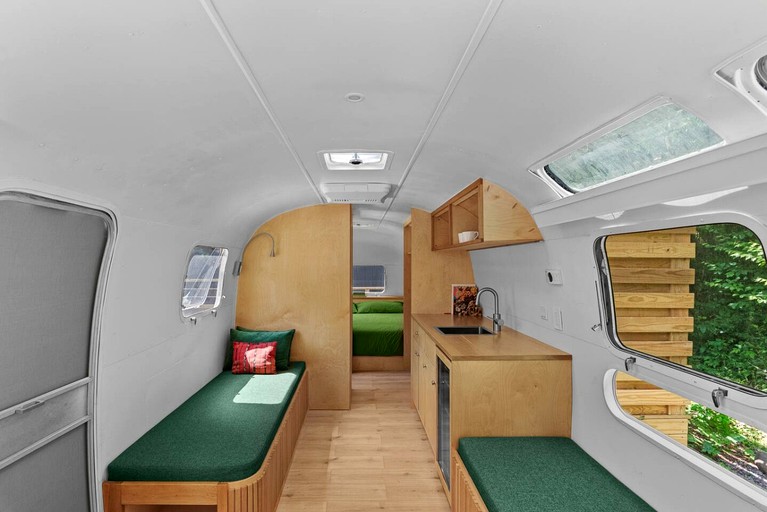 Caravans (United States of America, Delancey, New York)