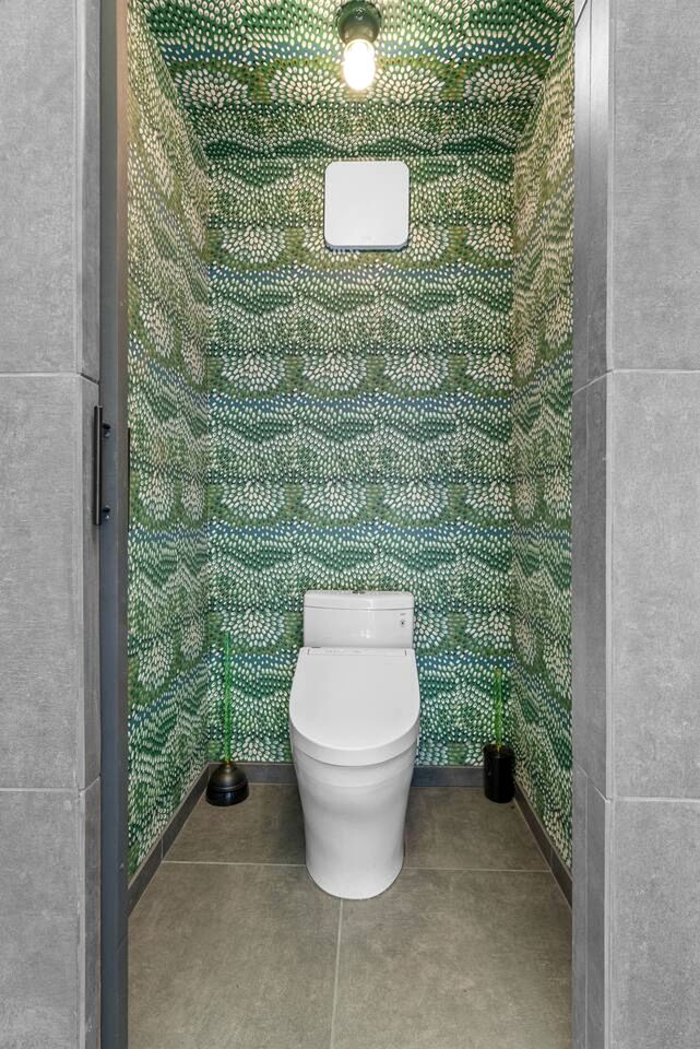 Vintage Airstream Retreat with Private Deck & Outdoor Shower in Delancey, New York