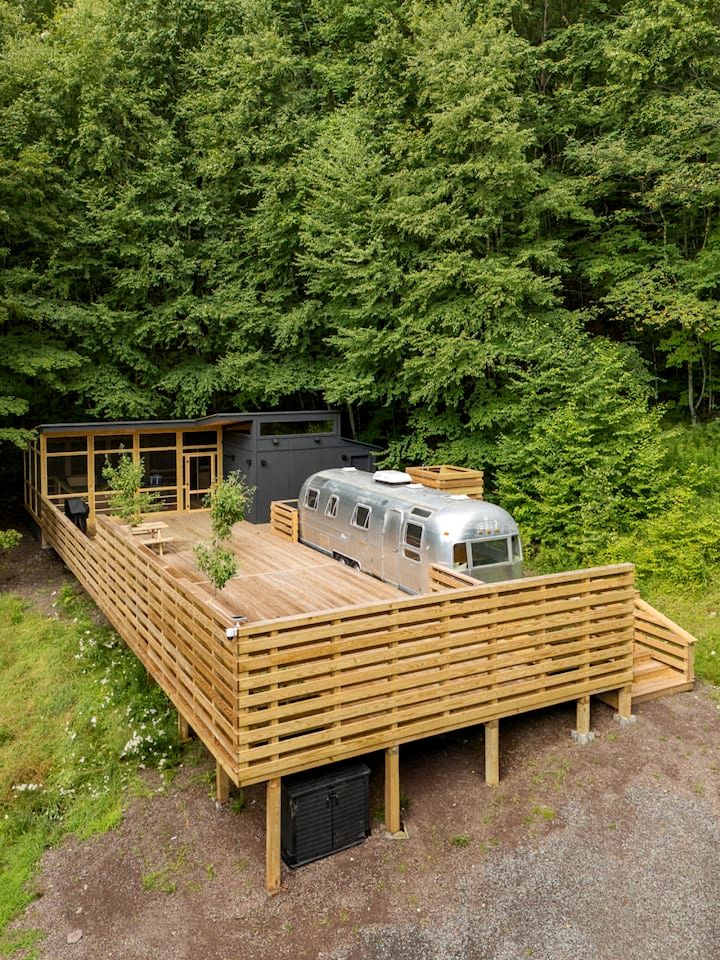 Vintage Airstream Retreat with Private Deck & Outdoor Shower in Delancey, New York