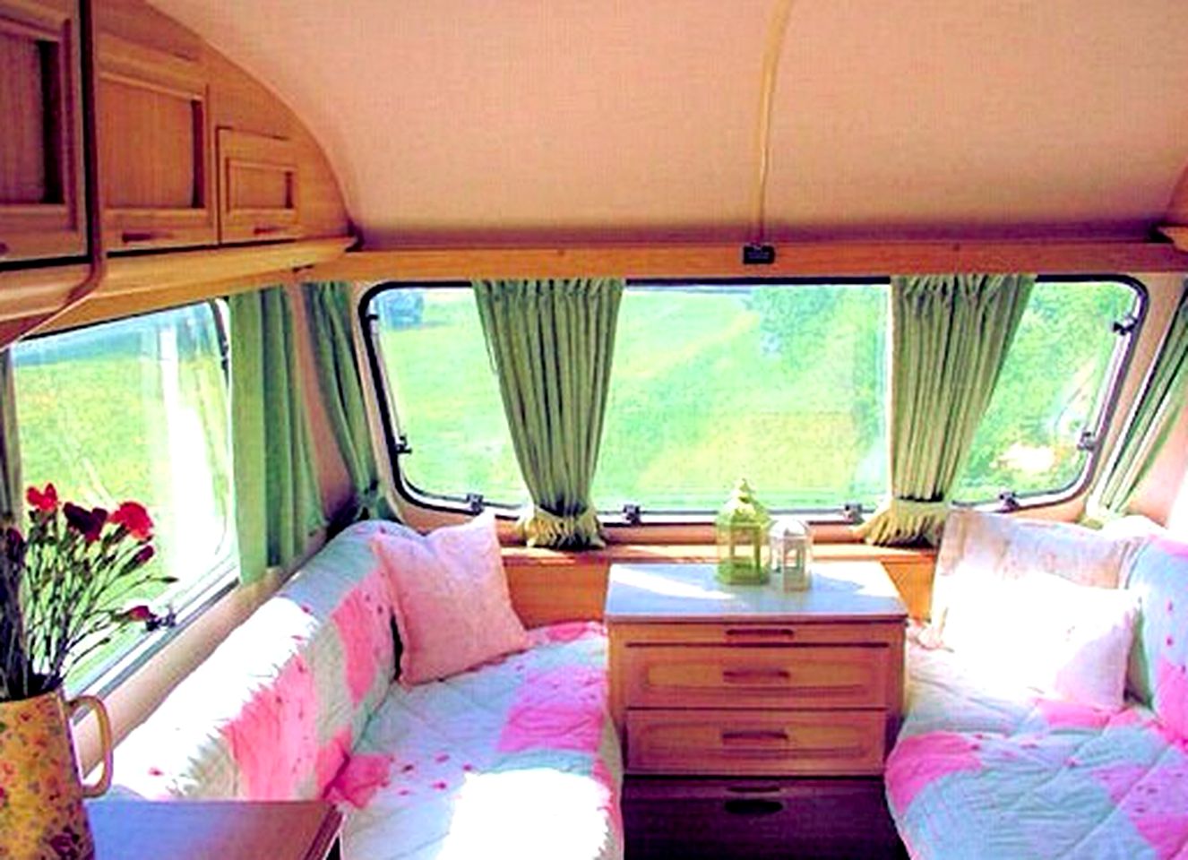 Vintage Carvans Situated on Private Farm in Cornwall, England